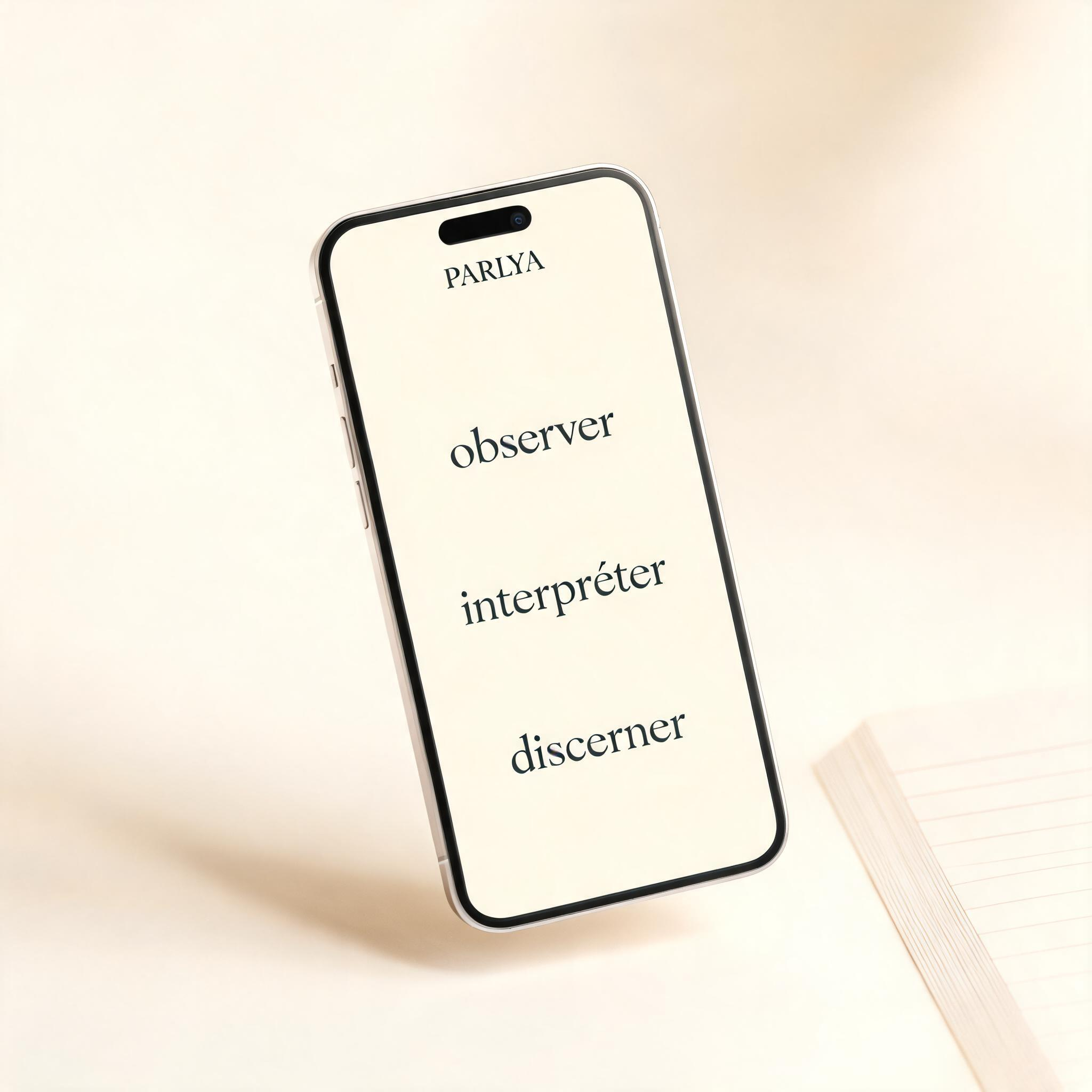 Mockup éditorial premium de l’application PARLYA sur mobile.